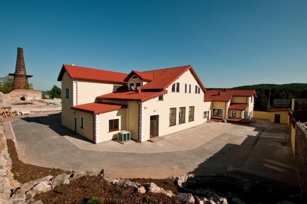 Chelosiowy Dworek Kielce Ngoại thất bức ảnh